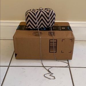 Chevron Clutch